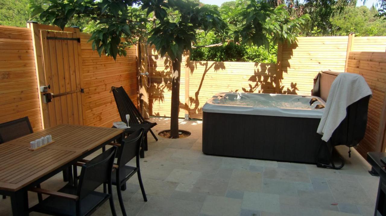 Casa Louise Suites And Spas Privatifs แซ็งต์-แมกซีม ภายนอก รูปภาพ